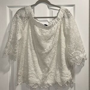 Venue Women’s Off Shoulder Lacy White Top Blouse‎ Large